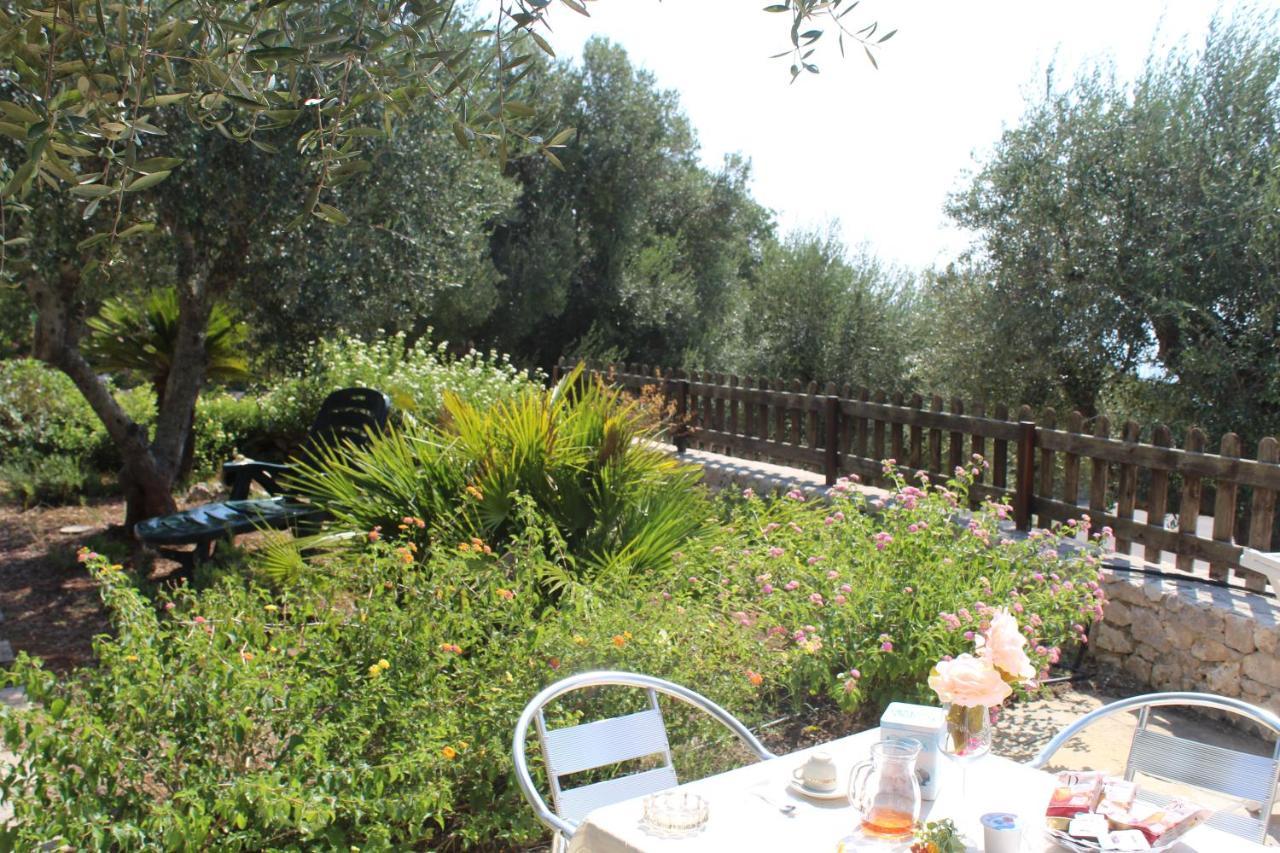 Amoru Bed & Breakfast Castro  Exteriör bild